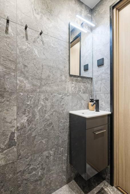 Apartment Elegant Near Old Town Tallinn